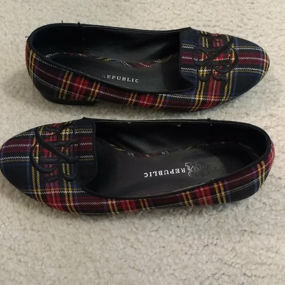 Plaid Ladies Flats - Picture 2 of 4